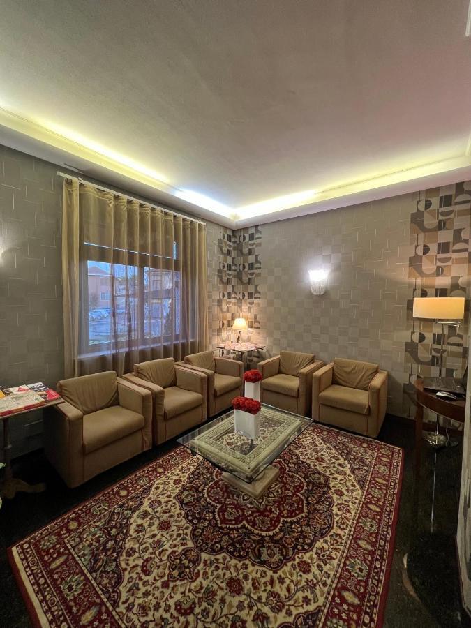 Hotel La Pace San Mauro Torinese Exterior photo